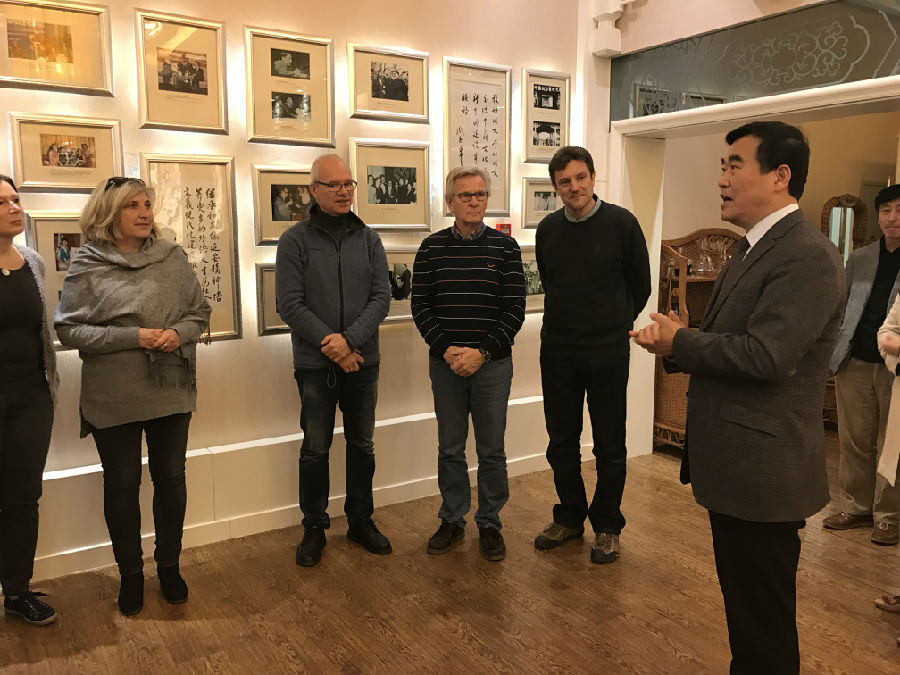 董事长团访问北外.jpg